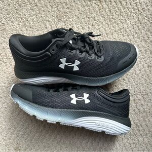 NWT Under Armour Black Athletic Sneakers
